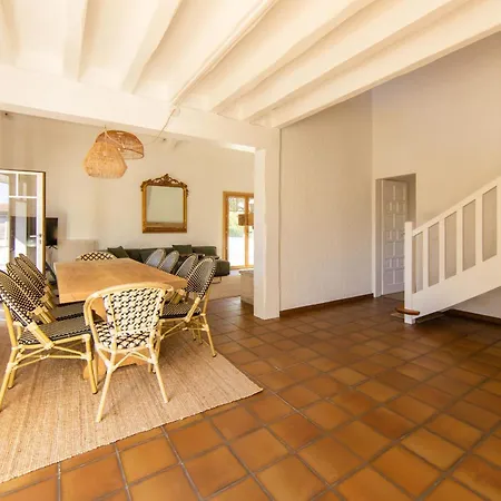 Villa Josephine With Swimmingpool In