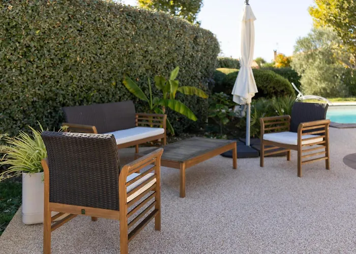 Josephine With Swimmingpool In *