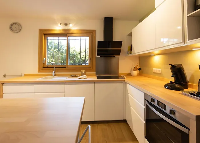 Josephine With Swimmingpool In Ares