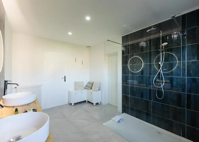 Josephine With Swimmingpool In Villa